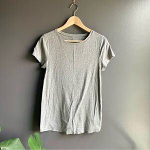 Ingrid & Isabel Short Sleeve Non-Shirred Maternity T-Shirt in Gray Size Large